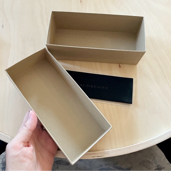 Burberry Box & Cleaning Cloth for Sunglasses - Picture 4 of 5